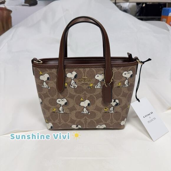NWT Coach X Peanuts City Mini Tote Bag Signature Canvas With Snoopy Print CBS83 - Picture 1 of 8